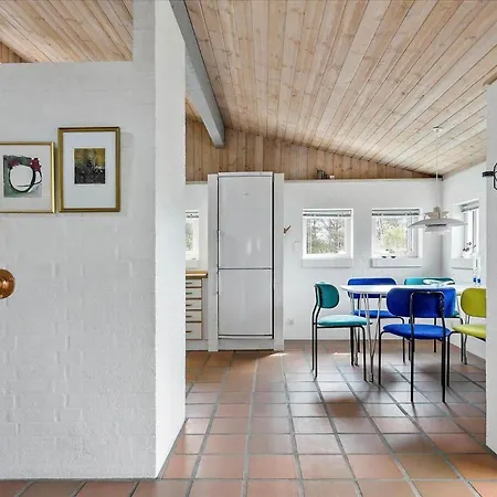 Semesterbostad 1429-aakirkeby-sohojbakken-24 *